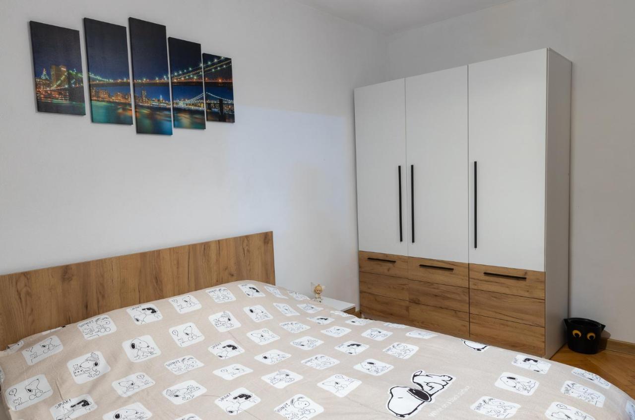 Angel House Central Aparament 彼得罗沙尼 外观 照片
